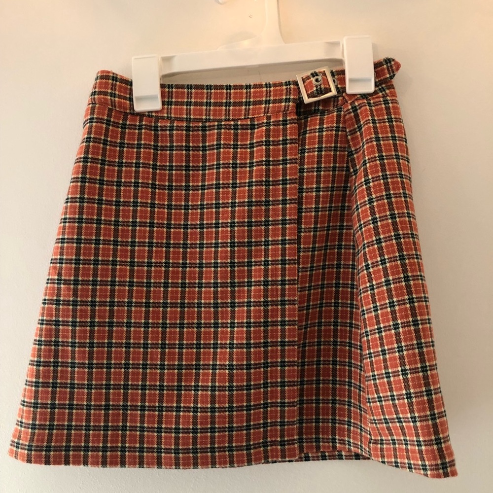 brandy melville orange skirt!!!